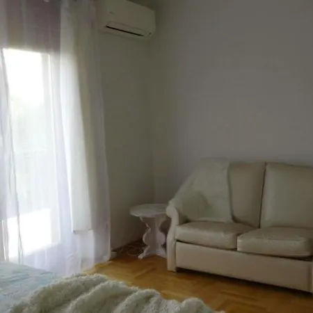 Laszlo Apartman 아파트 티하니
