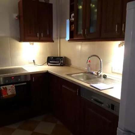 Laszlo Apartman 아파트 *
