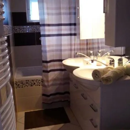 아파트 Laszlo Apartman 티하니