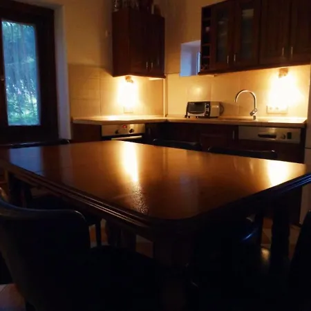 Laszlo Apartment